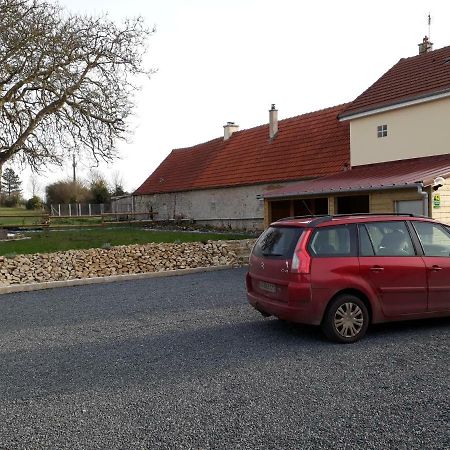 Gite " Le Vieux Noyer" Liesville-sur-Douve Exterior photo