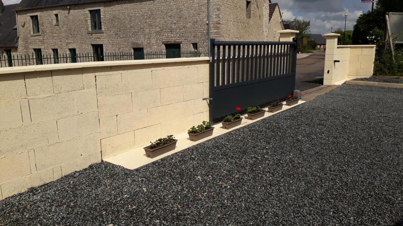 Gite " Le Vieux Noyer" Liesville-sur-Douve Exterior photo